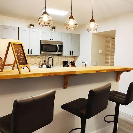Venice Beach Within 5 Min Drive, Near The Tennis Courts And Park, Sleeps 5 โนโคมิส ภายนอก รูปภาพ