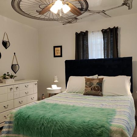 Venice Beach Within 5 Min Drive, Near The Tennis Courts And Park, Sleeps 5 โนโคมิส ภายนอก รูปภาพ