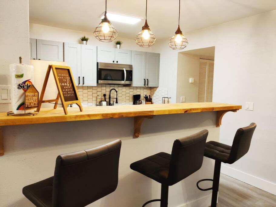 Venice Beach Within 5 Min Drive, Near The Tennis Courts And Park, Sleeps 5 โนโคมิส ภายนอก รูปภาพ