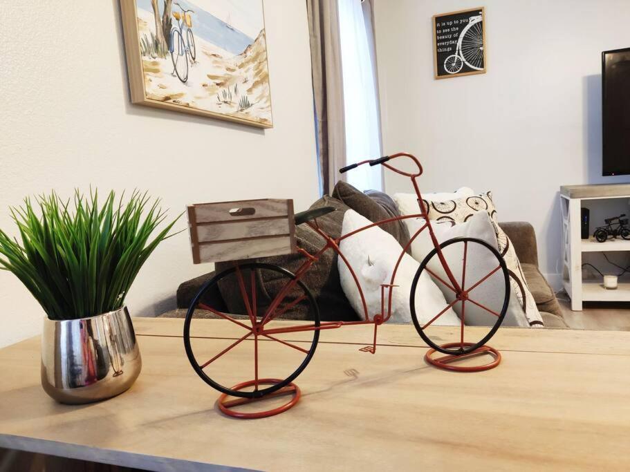 Venice Beach Within 5 Min Drive, Near The Tennis Courts And Park, Sleeps 5 โนโคมิส ภายนอก รูปภาพ