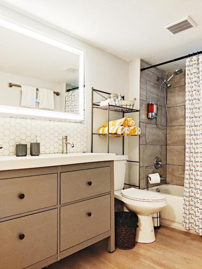 Venice Beach Within 5 Min Drive, Near The Tennis Courts And Park, Sleeps 5 โนโคมิส ภายนอก รูปภาพ